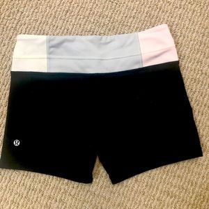 Lulu Lemon Align 4” short size 6